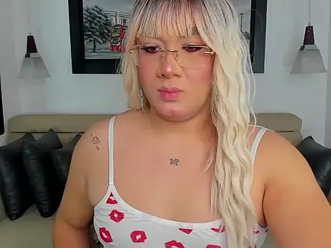 PamelaAdamsTs online show from December 2, 2025, 4:25 am