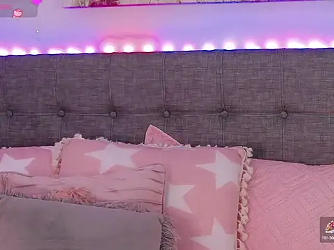 Antonella Lee online show from December 4, 2025, 5:23 pm