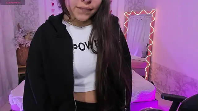 ISABELA TAY online show from March 25, 2026, 11:42 am