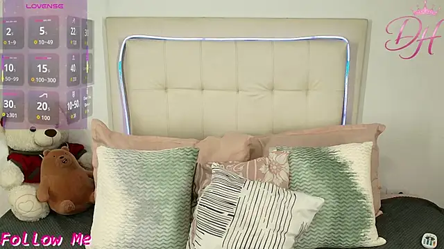 Daphne Hills online show from April 10, 2026, 6:37 pm