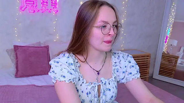 Snapshot of MadisonSmitt chatting on February 3, 2026, 6:51 am MadisonSmitt online show from February 3, 2026, 6:51 am