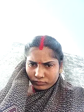 Pushpa hotty online show from February 22, 2026, 3:53 am