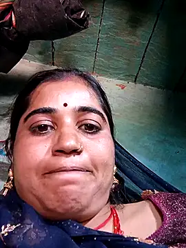 Hot kamla online show from April 15, 2026, 5:35 am