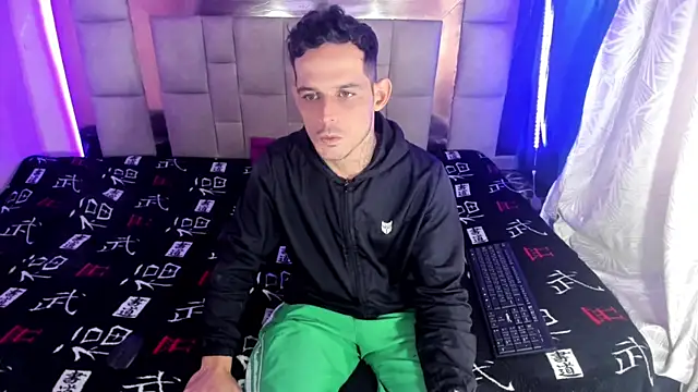 Sexybigjefffx online show from November 28, 2025, 5:02 pm