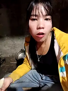 gugu0022 online show from February 25, 2026, 11:21 am