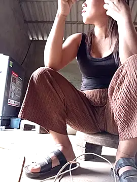 Snapshot of Lyly_sexyy chatting on December 19, 2025, 5:10 am Lyly sexyy online show from December 19, 2025, 5:10 am