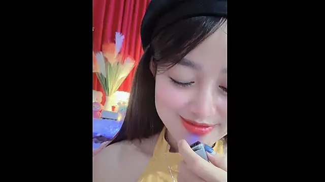 MiCandy-Lovee online show from December 2, 2025, 7:32 am