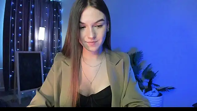 luna lust 212 online show from February 10, 2026, 12:15 pm