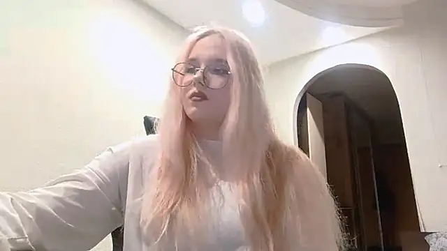 ArletteHals online show from November 12, 2025, 1:59 pm