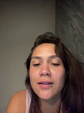 Snapshot of carolsapequinha chatting on July 10, 2026, 4:23 am carolsapequinha online show from July 10, 2026, 4:23 am