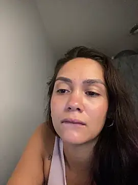 carolsapequinha online show from April 10, 2026, 11:28 am