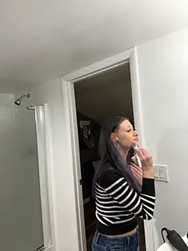 AshenRoe online show from May 22, 2026, 9:24 pm