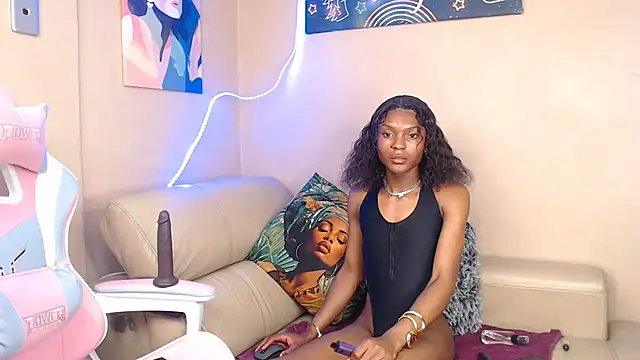 Snapshot of LatoyaPosh chatting on December 21, 2025, 1:52 am LatoyaPosh online show from December 21, 2025, 1:52 am