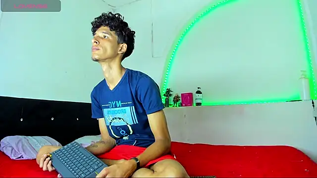 kaiborman00 online show from March 7, 2026, 3:02 am