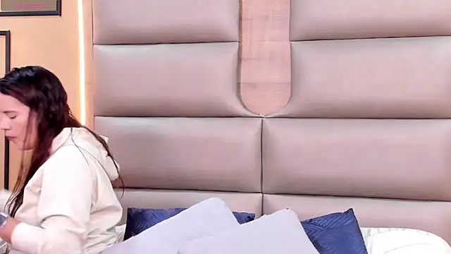 Snapshot of NatuAveragedMD chatting on November 15, 2025, 11:47 am NatuAveragedMD online show from November 15, 2025, 11:47 am