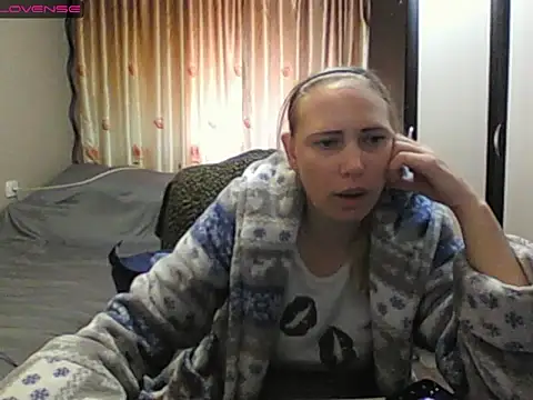 JenniDeep online show from May 8, 2026, 8:18 am