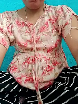 isha sharma2002 online show from November 25, 2025, 10:26 am