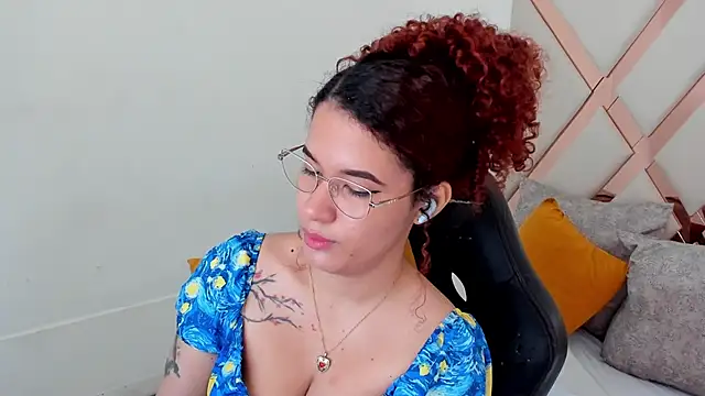 avrilwaynee online show from March 3, 2026, 12:01 pm