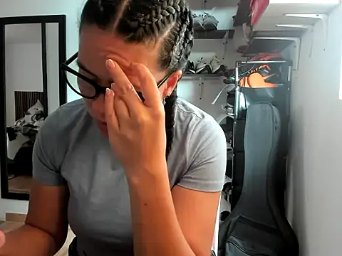 caroline 47 online show from April 13, 2026, 8:13 pm