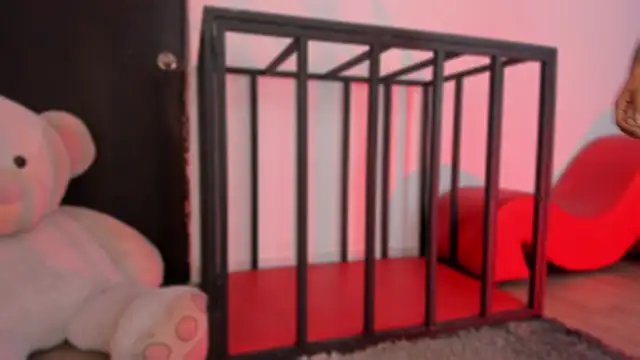 SnakeMuse online show from December 17, 2025, 3:44 am