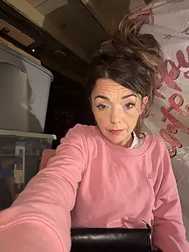 Snapshot of miatate chatting on January 18, 2026, 12:41 pm miatate online show from January 18, 2026, 12:41 pm