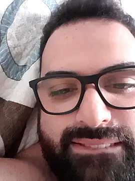 julianlondo111 online show from February 25, 2026, 11:04 pm