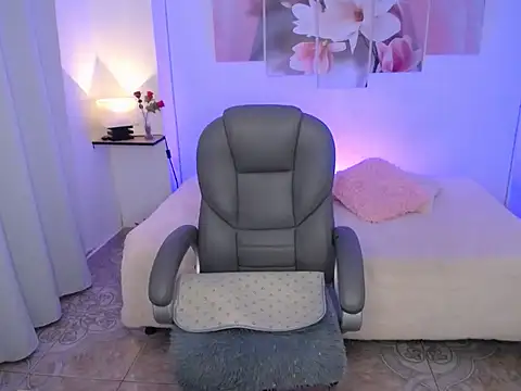 selene rouse  online show from November 27, 2025, 1:22 pm