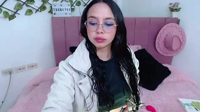 amaris ferrer online show from January 7, 2026, 4:17 am