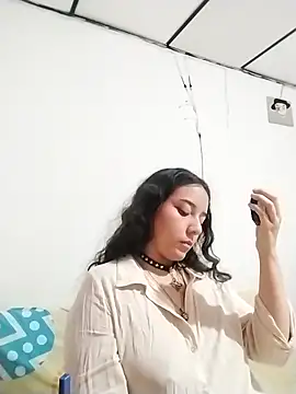 chibi love online show from December 21, 2025, 4:14 am