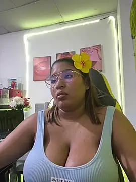 Snapshot of morena-2025 chatting on May 30, 2026, 1:34 am morena-2025 online show from May 30, 2026, 1:34 am