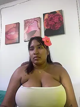 Snapshot of morena-2025 chatting on April 24, 2026, 1:51 am morena-2025 online show from April 24, 2026, 1:51 am