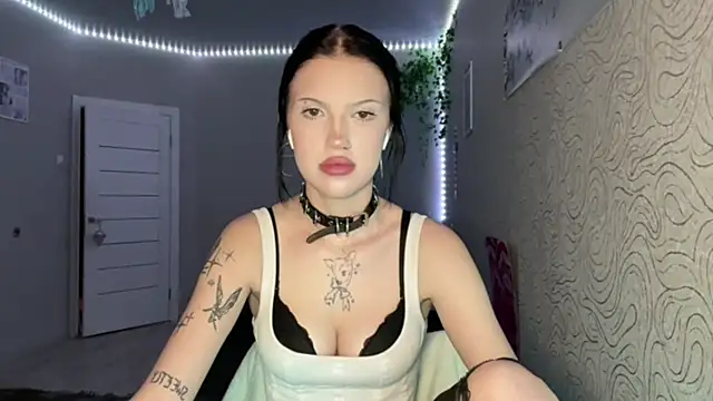 JuliaElse online show from December 19, 2025, 4:53 pm