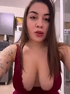 Lovynna online show from December 18, 2025, 2:05 am