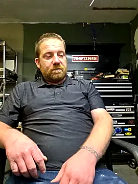 Snapshot of Txweld69 chatting on November 26, 2025, 12:43 am Txweld69 online show from November 26, 2025, 12:43 am