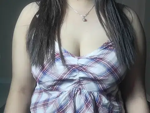 Saira Hotty online show from December 2, 2025, 7:43 am