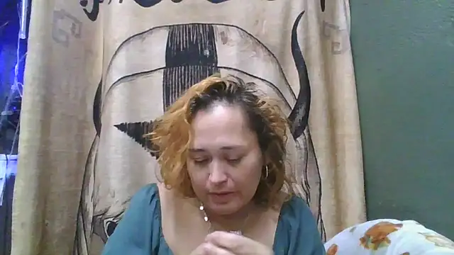 Snapshot of Eclipsed8 chatting on February 5, 2026, 7:48 am Eclipsed8 online show from February 5, 2026, 7:48 am