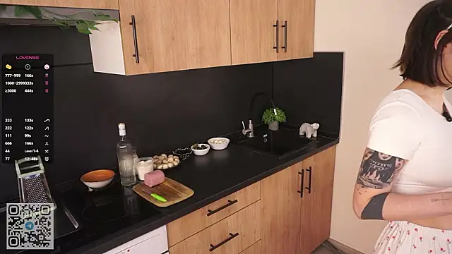 RoxannaCarver online show from March 23, 2026, 7:52 am