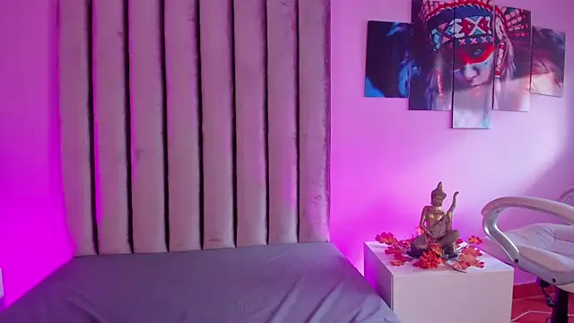 Snapshot of GabrielaSuarez_ chatting on April 14, 2026, 8:36 pm GabrielaSuarez online show from April 14, 2026, 8:36 pm