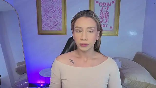 Evy Luxx v online show from May 21, 2026, 8:17 pm