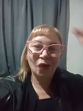 Snapshot of SexyMilf1211 chatting on July 4, 2026, 12:21 pm SexyMilf1211 online show from July 4, 2026, 12:21 pm