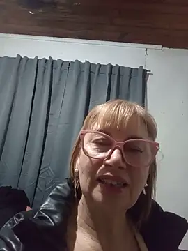 Snapshot of SexyMilf1211 chatting on June 29, 2026, 11:32 am SexyMilf1211 online show from June 29, 2026, 11:32 am