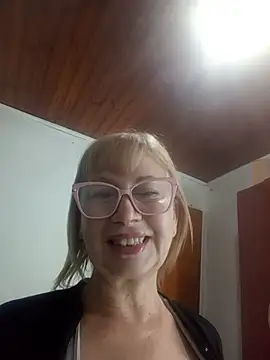 Snapshot of SexyMilf1211 chatting on July 22, 2026, 10:28 am SexyMilf1211 online show from July 22, 2026, 10:28 am