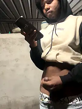 Snapshot of banty05 chatting on November 18, 2025, 4:32 pm banty05 online show from November 18, 2025, 4:32 pm