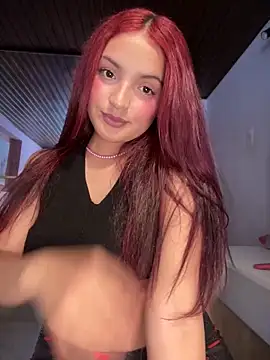 Snapshot of Auroraa_Pink chatting on November 13, 2025, 7:07 pm Auroraa Pink online show from November 13, 2025, 7:07 pm