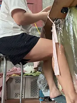 -Bella-a online show from April 15, 2026, 12:16 am