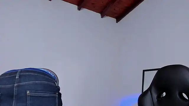 LuigiVitale 1 online show from March 21, 2026, 1:07 am