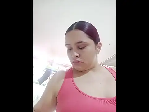 Snapshot of swetttmomy chatting on January 7, 2026, 6:57 pm swetttmomy online show from January 7, 2026, 6:57 pm