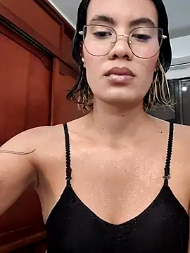 Mia saaenz online show from November 16, 2025, 7:07 pm