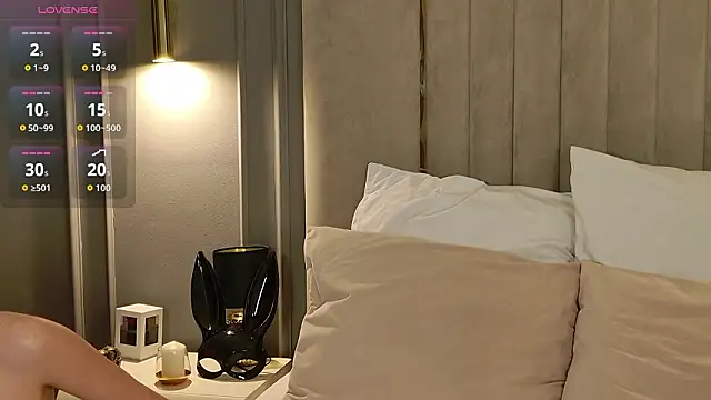 Snapshot of RileyHeaven chatting on February 19, 2026, 7:44 pm RileyHeaven online show from February 19, 2026, 7:44 pm