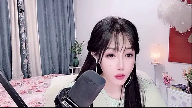 Laura 520 online show from June 3, 2026, 2:33 pm